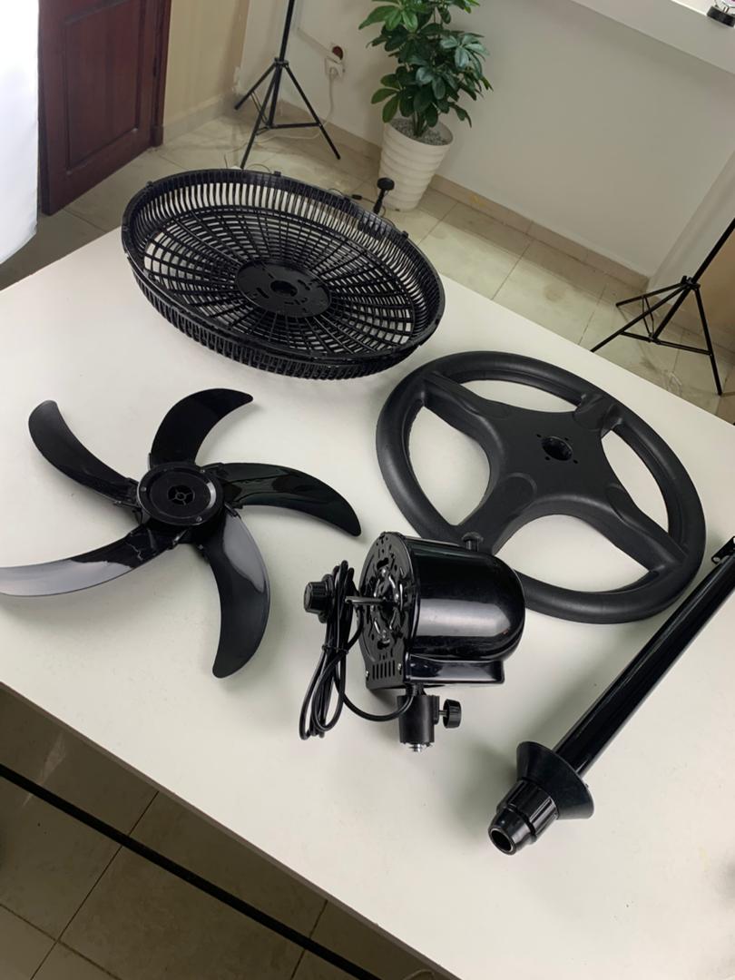 مروحة عمودية FS45 – 40 سم، دوران 360 درجة و3 سرعات